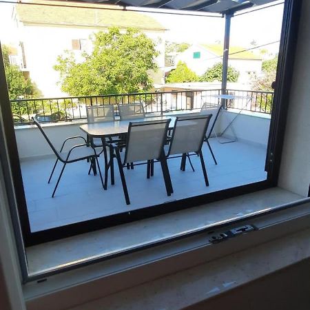 Beach Apartment Kate With Sea View, Balcony And Parking, Murter, Dalmatia Εξωτερικό φωτογραφία