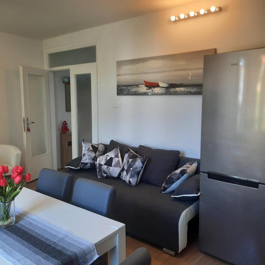 Beach Apartment Kate With Sea View, Balcony And Parking, Murter, Dalmatia Εξωτερικό φωτογραφία